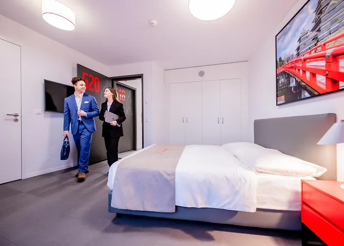 "The Freddie Mercury" Hotel